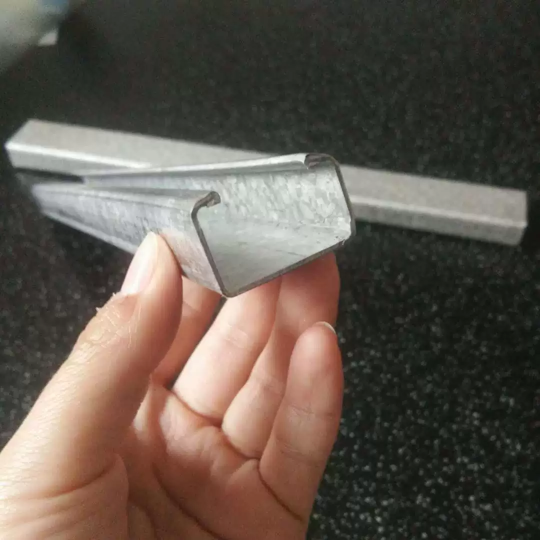 Оптовая продажа от производителя, квадратный слот для карт, оцинкованная пластина, прессованный квадратный слот для карт, оцинкованный квадратный слот для карт толщиной 1,0