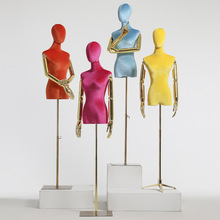 ģ�ص���Ů������̨��ɫ˿�޷�װ�꺫���ͷȫ����ɴչʾŮŮװ