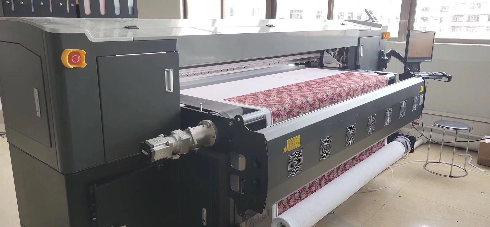 浙江厂家销售深色棉布T恤直喷打印机 直喷数码印花机 直喷彩印机