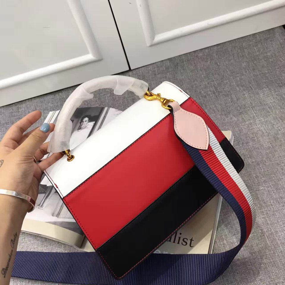 4349804930_1738372128