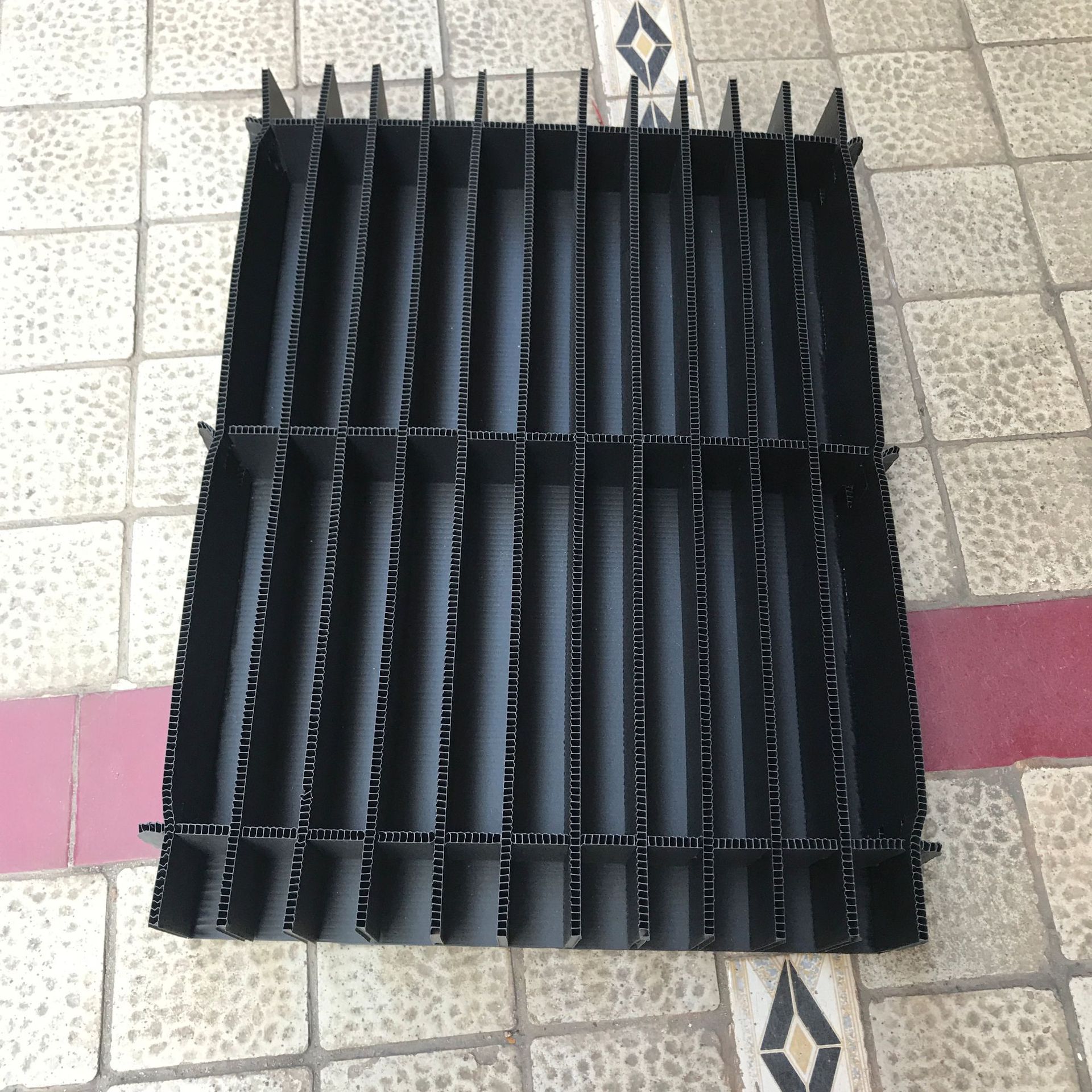 PP中空塑料板定制 东莞清溪防静电塑料万通板刀卡 周转箱格挡内衬