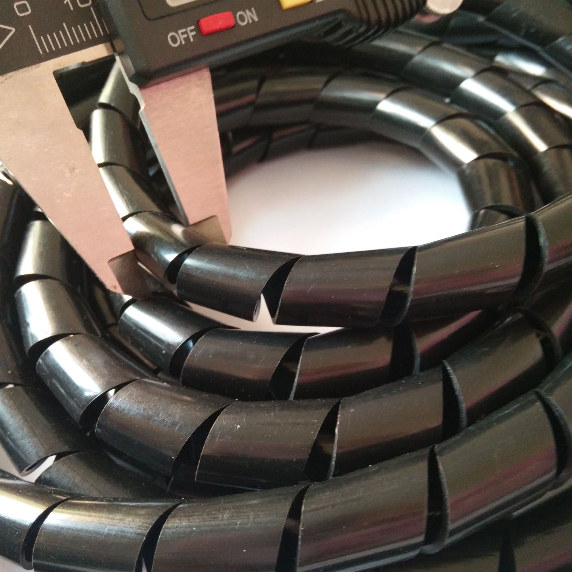 SGS卷式结束带PE缠绕管猪肠管电脑理线器螺旋套管塑胶套管绕线管