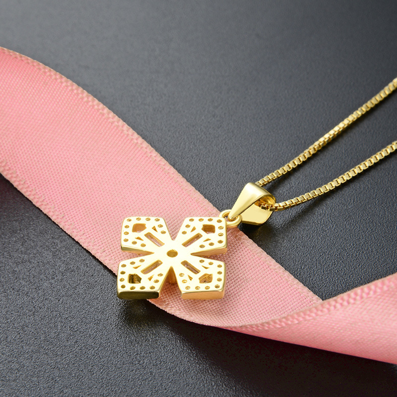 Japonés y coreano s925 Collar de plata elegante luz de lujo Cruz colgante de las mujeres del todo-fósforo de la joyería de plata fuente de fábrica al por mayor