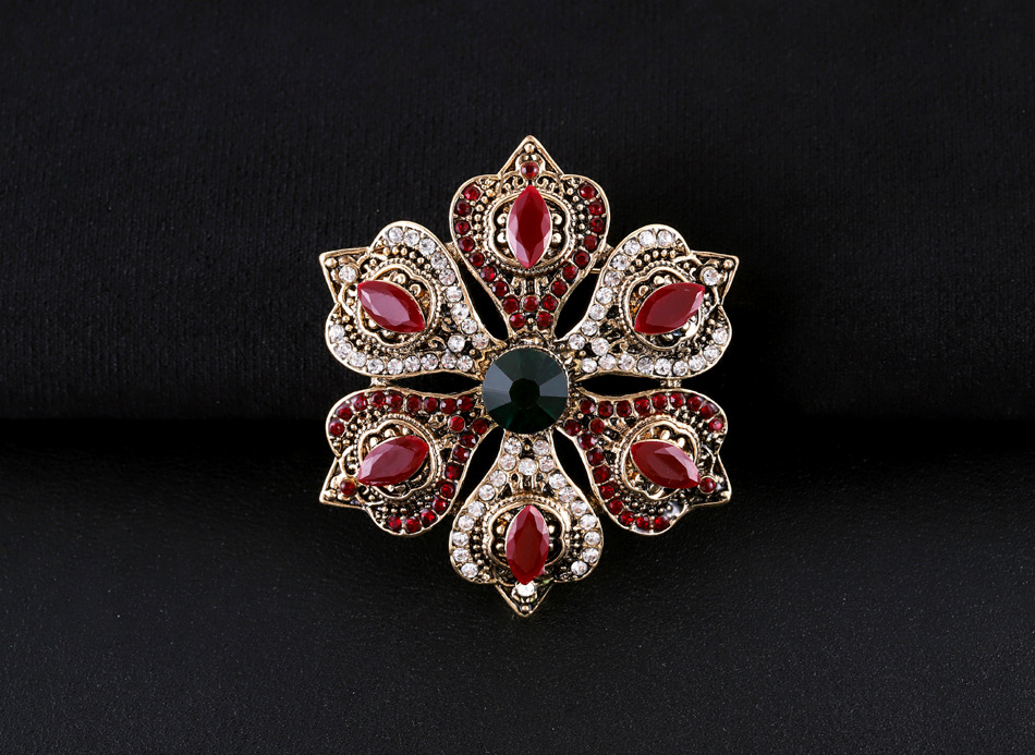 Fashion Flower Alloy Plating Inlay Artificial Gemstones Women's Brooches display picture 3