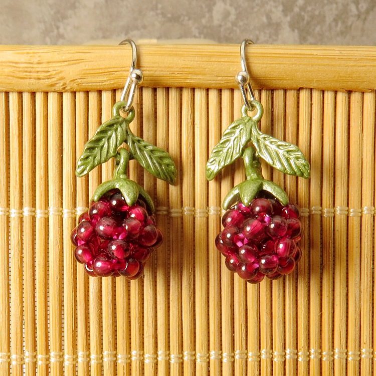 Japan and South Korea Jewelry Raspberry Garnet Net Red live broadcast men and women fresh Retro Paint AliExpress Earrings Earrings