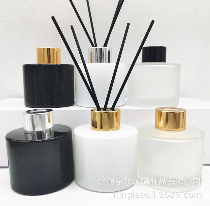Botella de aromaterapia blanca botella de vidrio botella de perfume sin fuego aromaterapia redonda 100mL botella de aceite esencial botella de fragancia color de aerosol negro