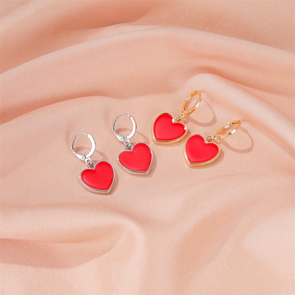 New Fashion Red Small Love Earrings Simple Vitality Girl Peach Heart Earrings Wholesale Nihaojewelry display picture 6