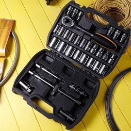 卷尺;手电钻;游标卡尺