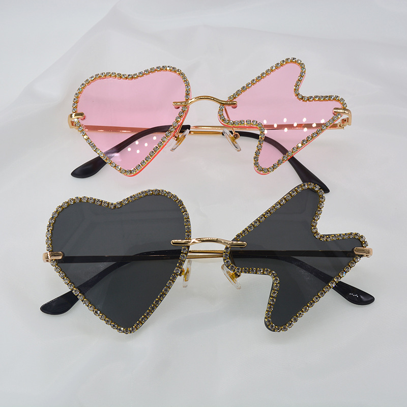 Bungee Artefakt Bar Sonnenbrille Leuchtende Brille Douyin Spielzeug Pfirsich Herz Diamant Nachtclub Liebe Sonnenbrille display picture 7