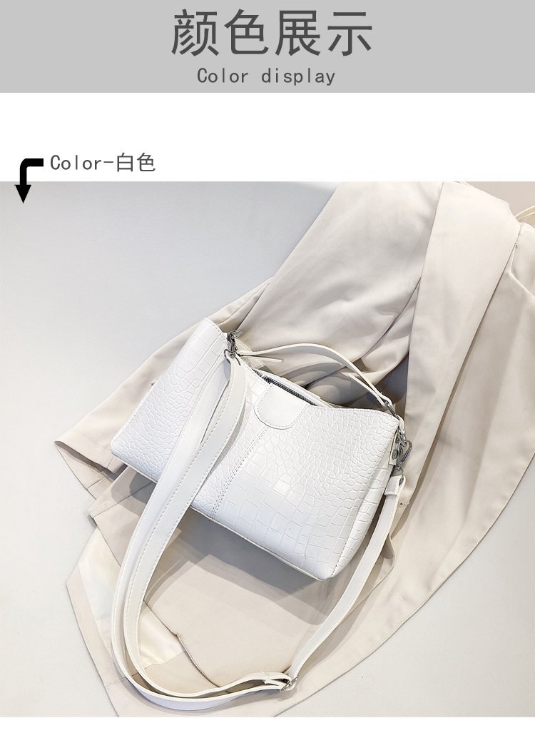 Fashion Korean Crocodile Pattern Messenger Shoulder Portable Pu Soft Surface Zipper Messenger Bag display picture 65