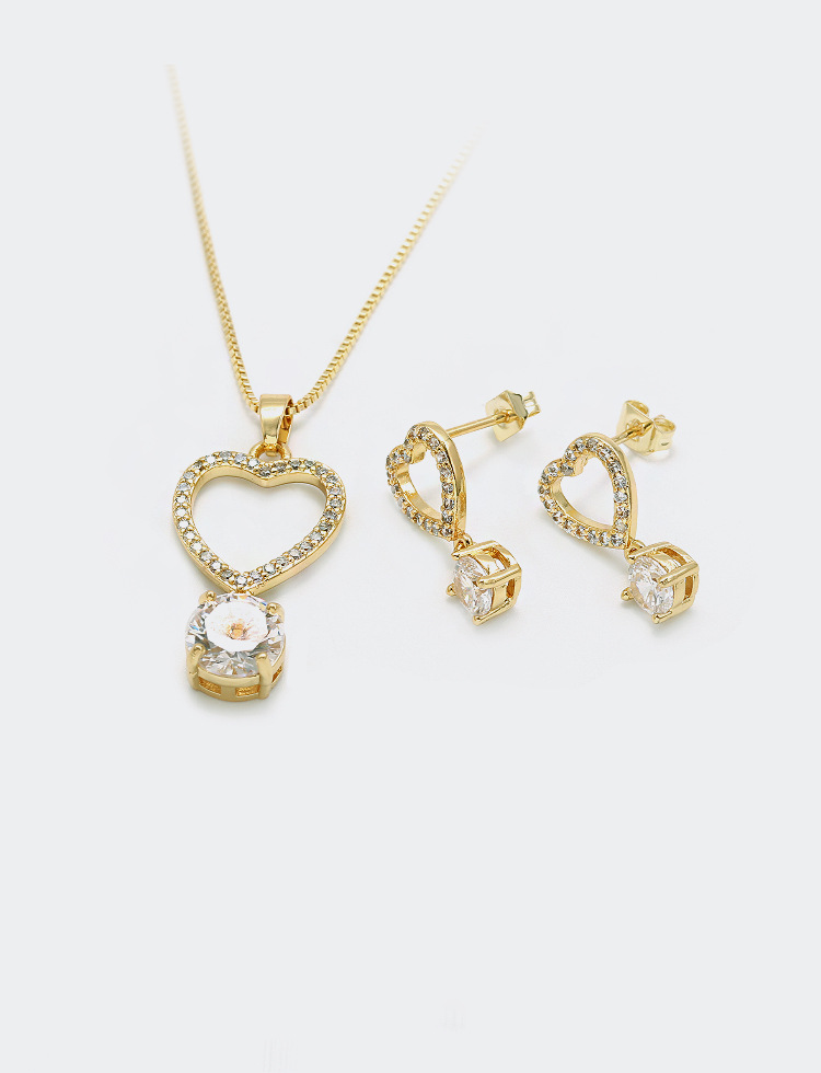 fashion goldplated fourclaw zircon hollow heart earringspicture5