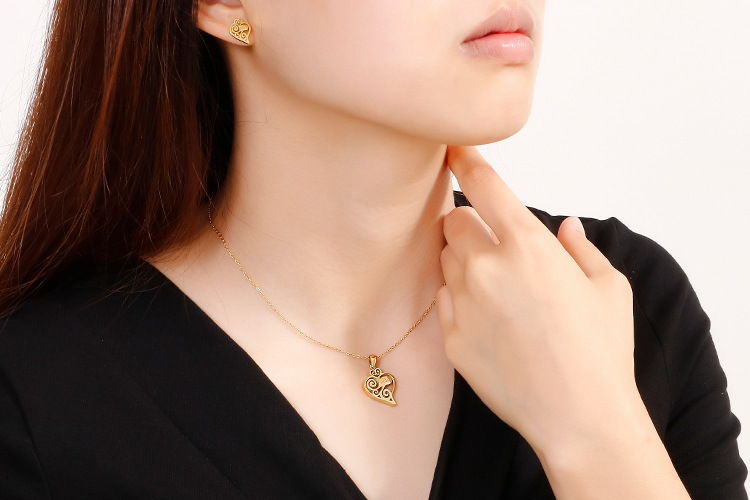 new Korean fashion stainless steel heart-shaped hollow letters mama sets wholesale nihaojewelry