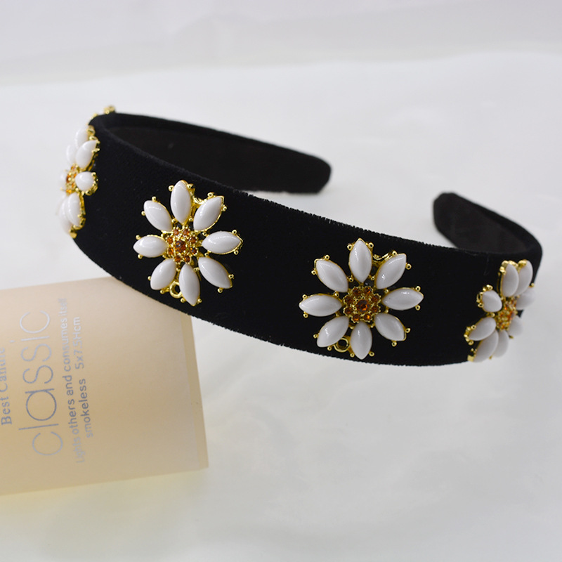 New Korean  Pearl Alloy Flower Headband display picture 3