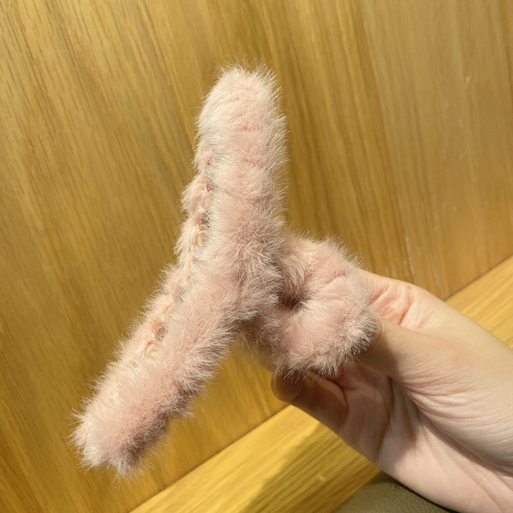 New Autumn And Winter Fur Hair Clip Korean Plush Catching Clip Shark Clip display picture 6