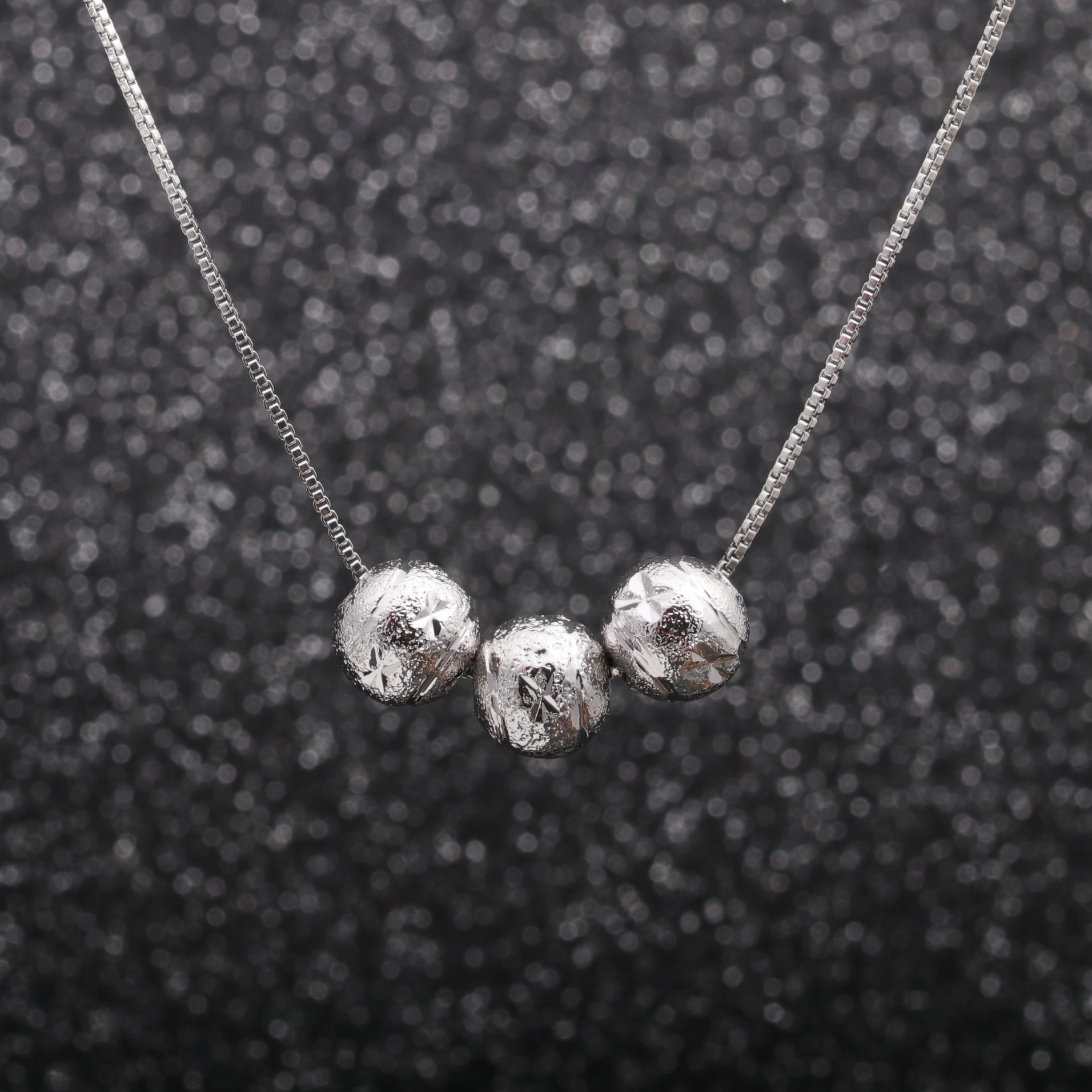 8mm Diamond Ball Necklace display picture 4