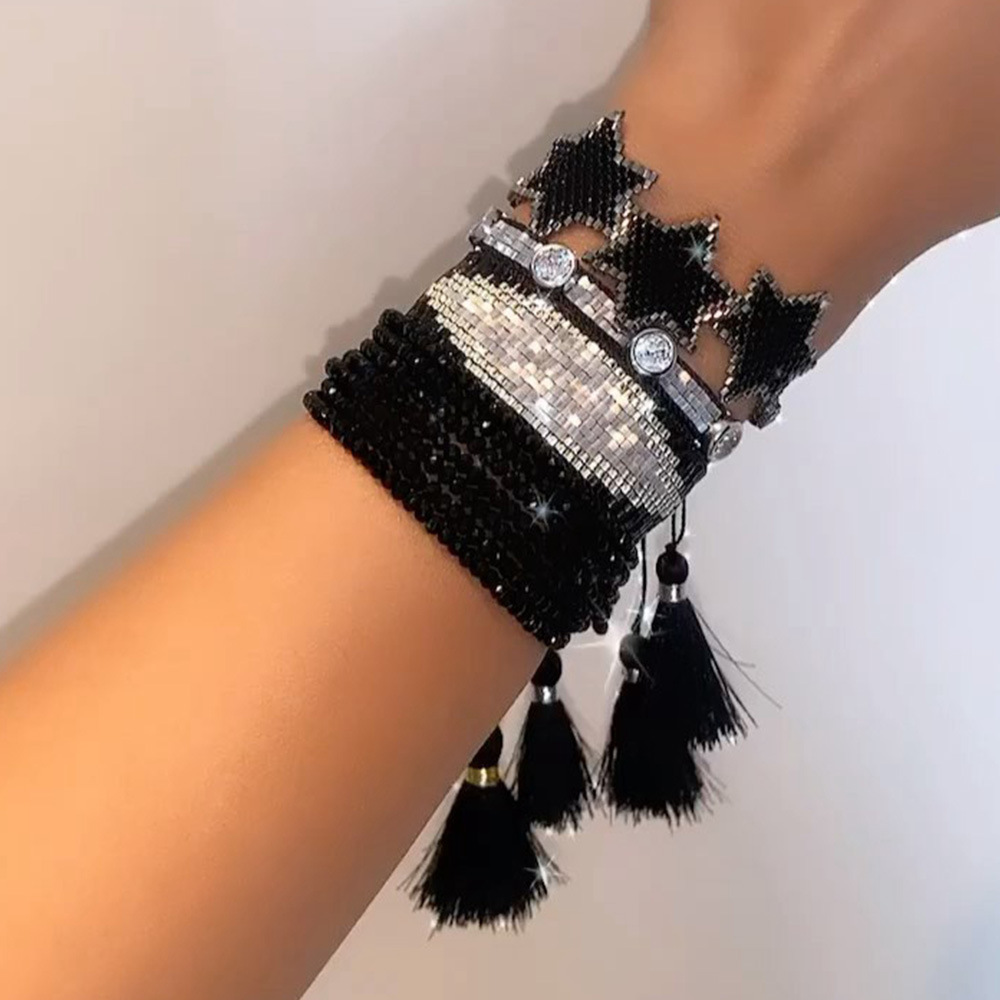 Black Punk Style Diamond Handmade Beaded Woven Six-pointed Star Bracelet display picture 1