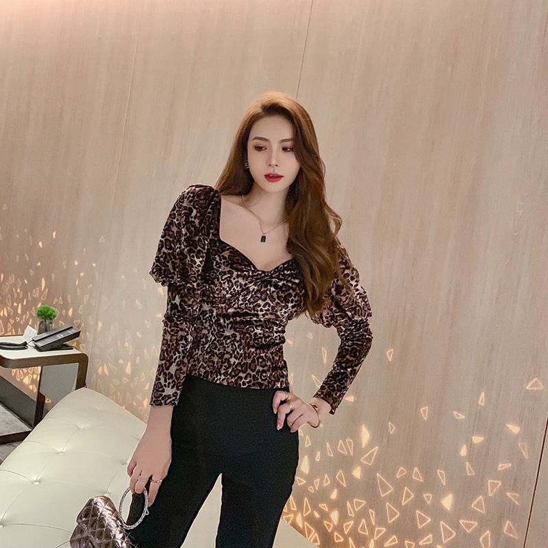Áo thun tay dài cổ V gợi cảm tay bồng họa tiết da báo — Vân báo chi tiết 6