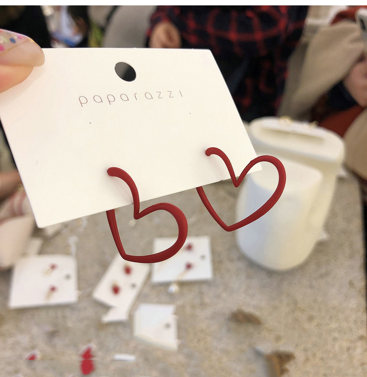 hollow love earrings