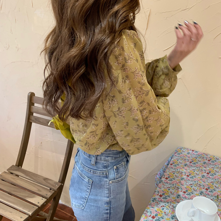 The 2022 new style of Korean-style, gentle and stylish floral chiffon sweater for women, long-sleeved base layer and puffed sleeve top pic 27