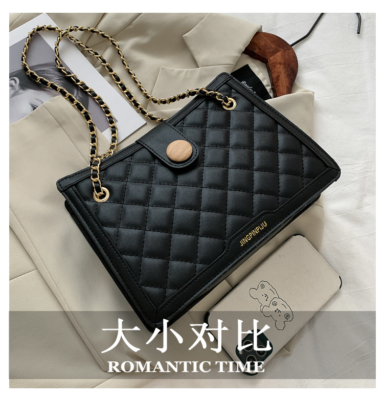 Rhombic Shoulder New Trendy Autumn Small Simple Korean Messenger Bag display picture 23