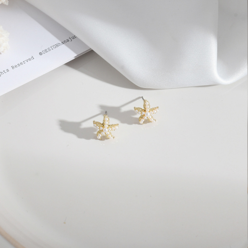 1 Pair Elegant Simple Style Flower Butterfly Alloy Drop Earrings Ear Studs display picture 9