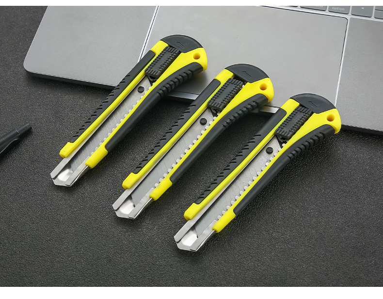 厂家直销 包胶美工刀18MM大号刀架 舒适防滑手柄自动锁定锋利耐用详情11