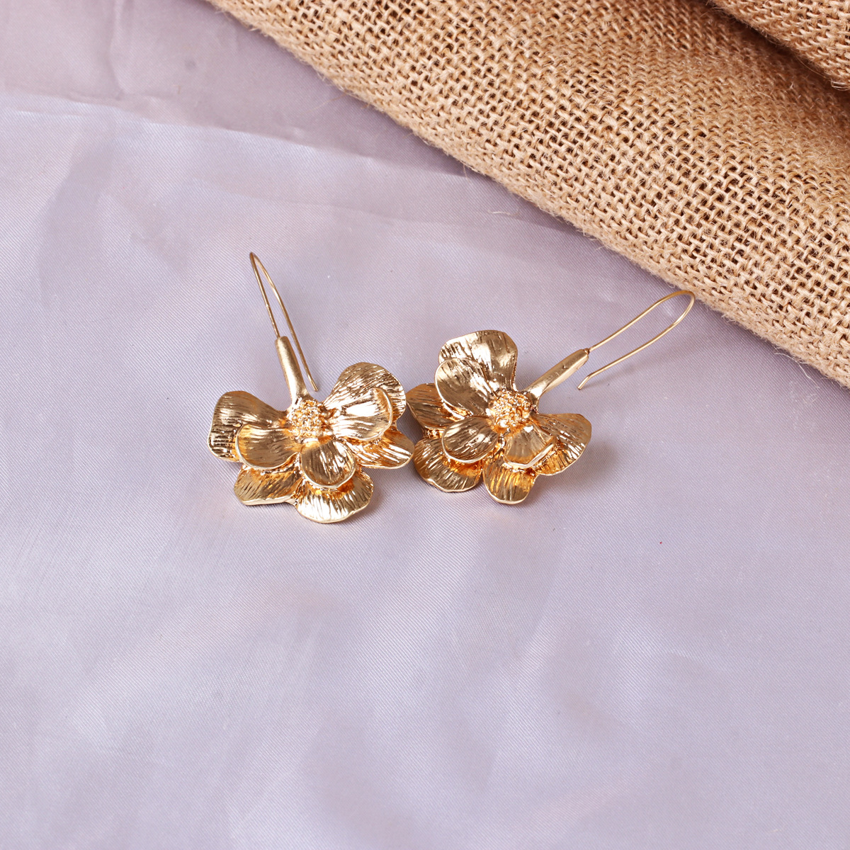 New Fashion Trend Wild Ethnic Style Flower Alloy Earrings For Women display picture 3