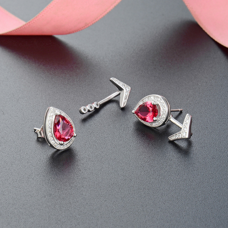 Japonés y coreano nicho diseño s925 plata diamante pendientes creativo simple moda estilo Chanel pendientes fuente fábrica