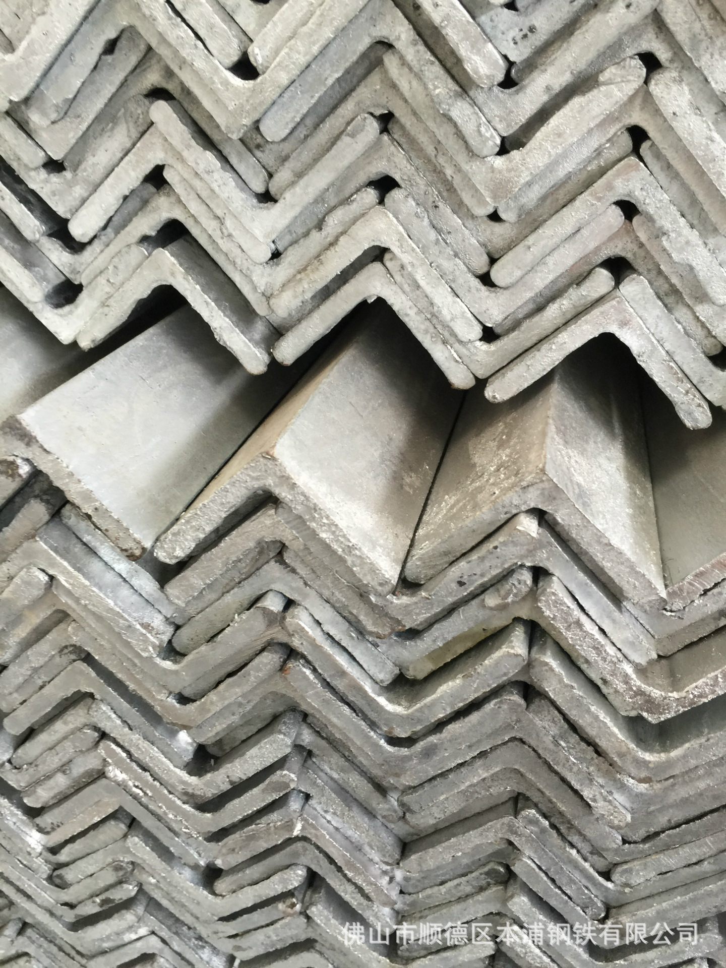 佛山销售热浸镀锌等边角钢不等边角钢幕墙建筑桥梁钢结构用