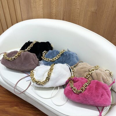 Maomao Messenger Little bag 2020 new pattern chain Plush Versatile Flaky clouds A small minority One shoulder Armpit