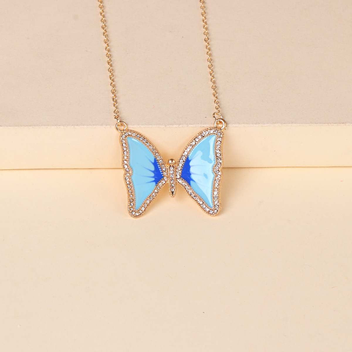 Light Luxury Butterfly Pendant Necklace display picture 4