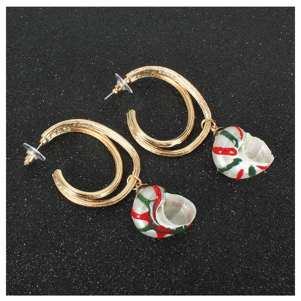 Creative Retro Metal Earrings Personalized Fashion Simple Shell Earrings Wholesale Nihaojewelry display picture 5