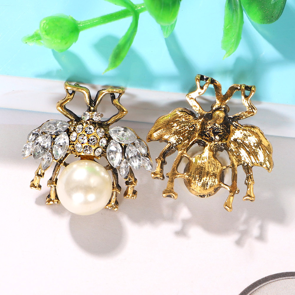 Transparent Diamond Wings Black And White Gems Inlaid Bee Creative Fashion Earrings Wholesale Nihaojewerly display picture 7