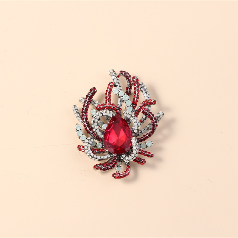 Fashion  Creative Exaggerated Crystal Diamond Brooch display picture 9