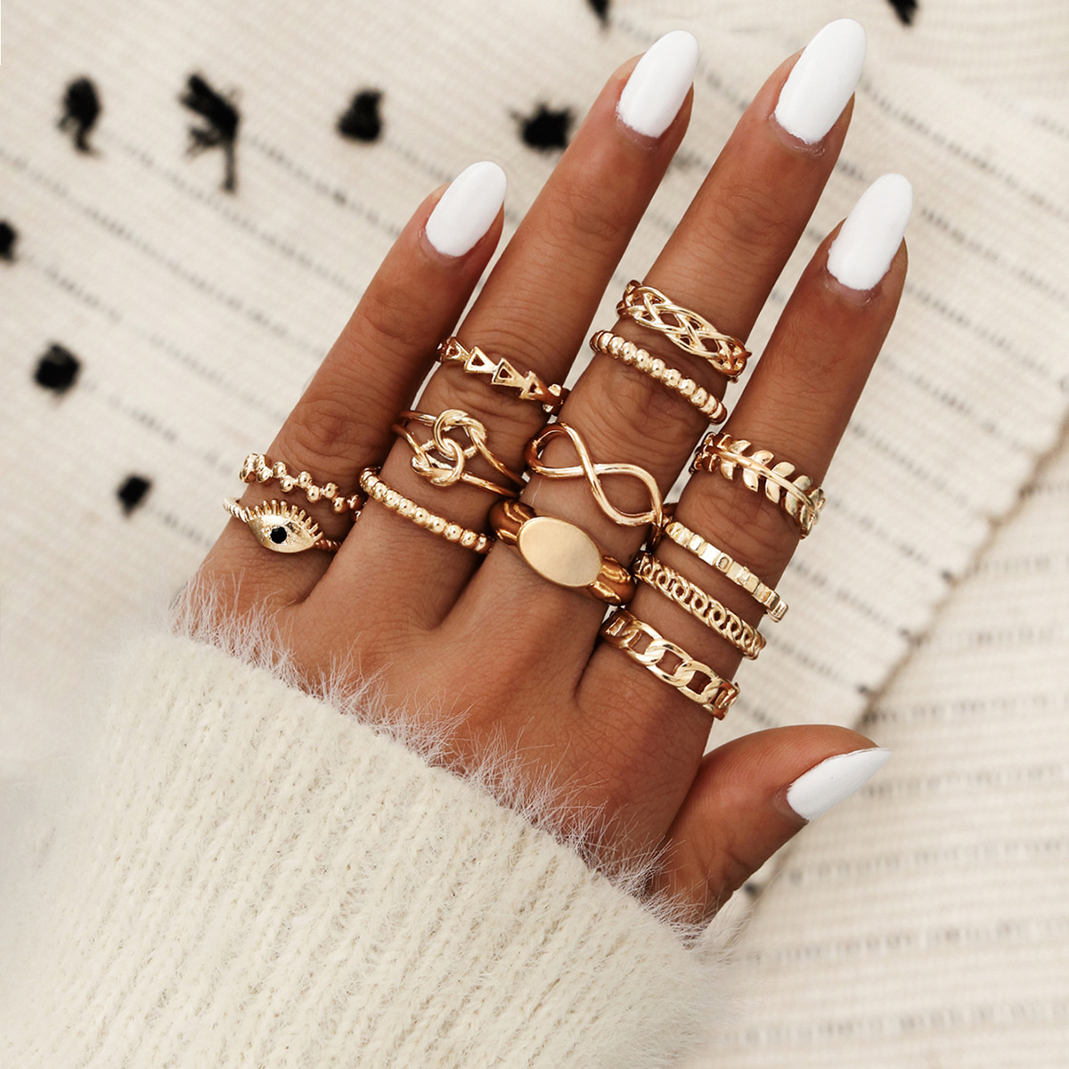 Geometric Leaf Triangle Chain Chop 13 Thirteen Piece Rings