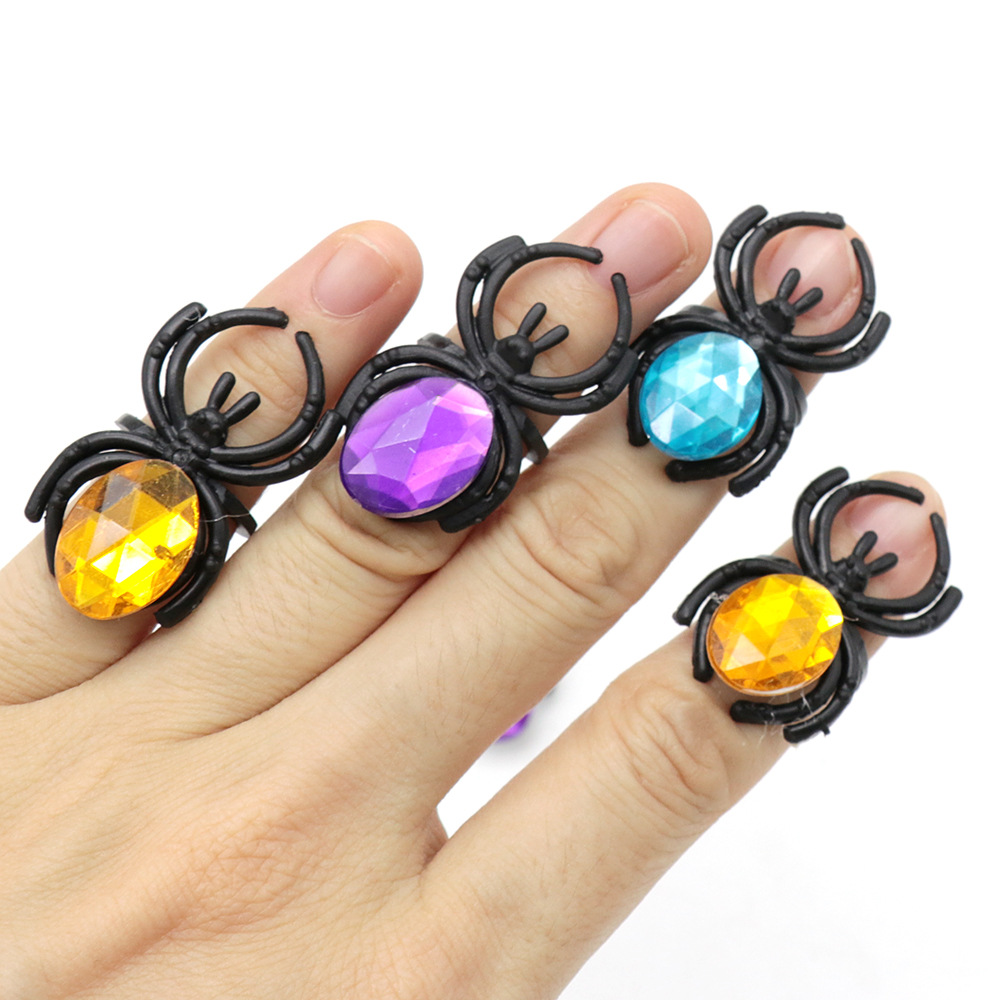 Halloween Plastic Toy Tricky Simulation Gem Spider Ring Color Random display picture 2