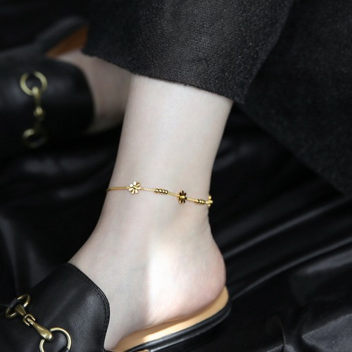 Ins niche design is simple, fresh and sweet, flower daisy anklet, feminine, sexy and personalized, Korean style, trendy and does not fade