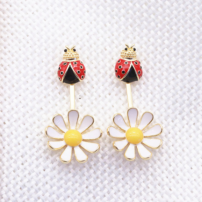 Korea New Simple  Daisy Earrings display picture 7