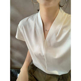 短袖t恤女夏装气质简约显瘦白色天丝短袖打底衫V领纯色蝙蝠袖上衣