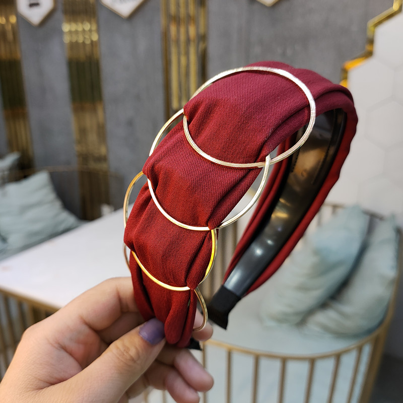 Korean Fashion High-end Metal Ring Wide-brimmed Headband Solid Color Fabric Fine Hairpin Fashion Pressure Headband Wholesale Nihaojewelry display picture 6