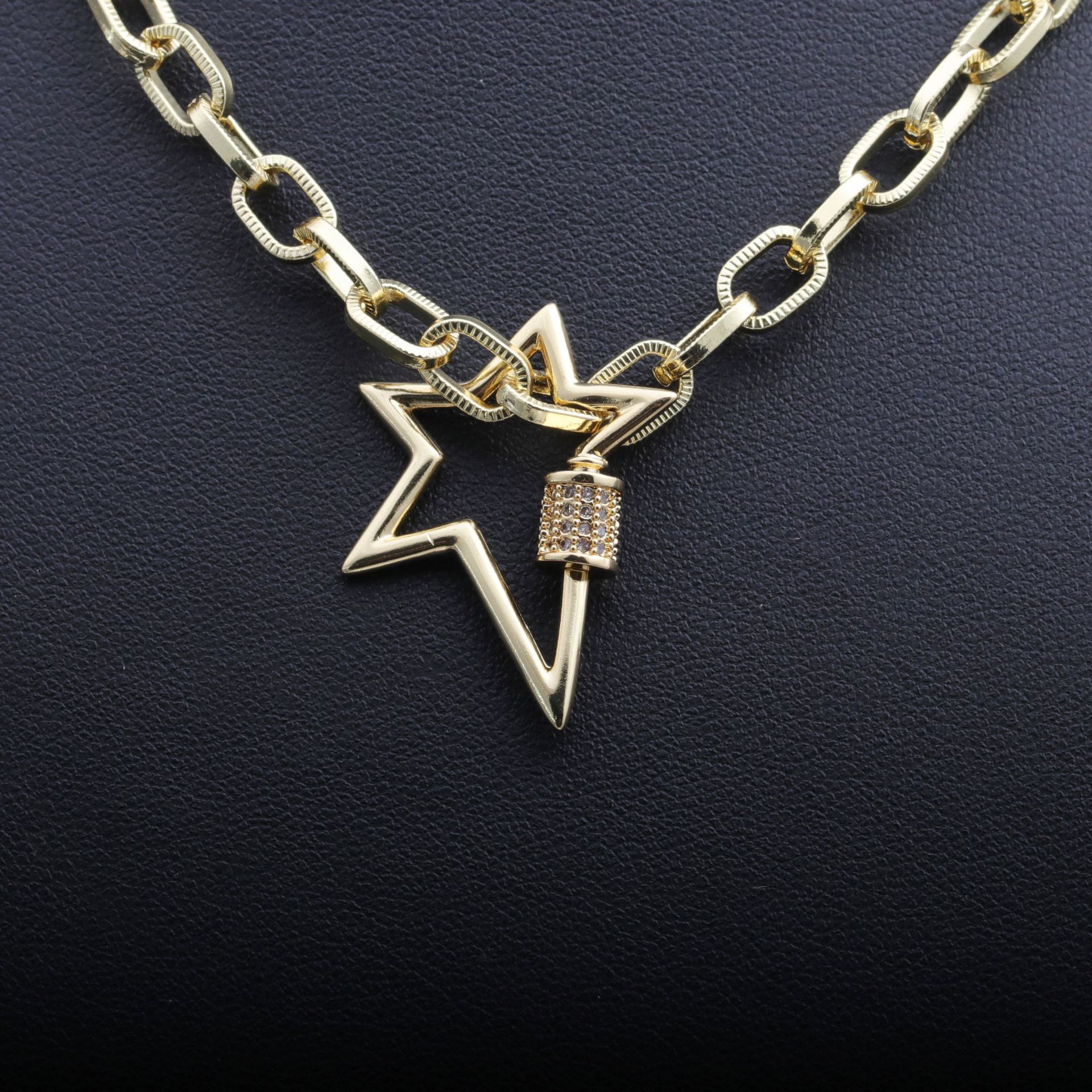 Collar Con Pentagrama De Circonitas display picture 2