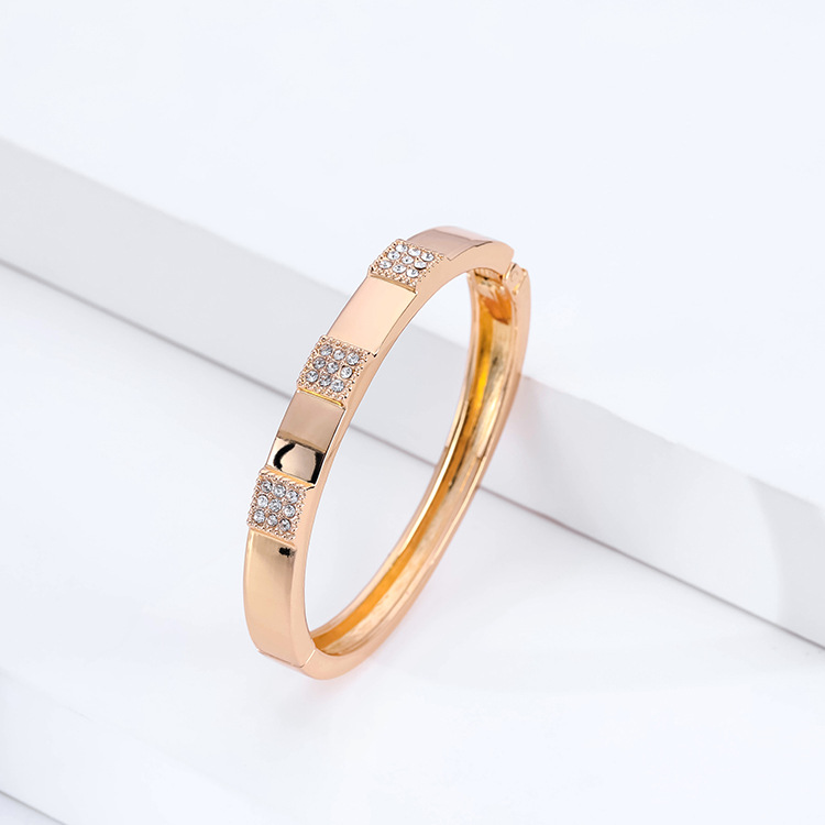 Simple Diamond Gold-plated Glossy Bracelet display picture 5