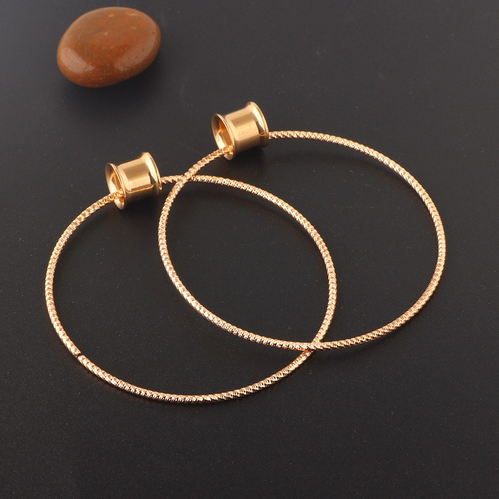 Labret piercing jewelry detail image