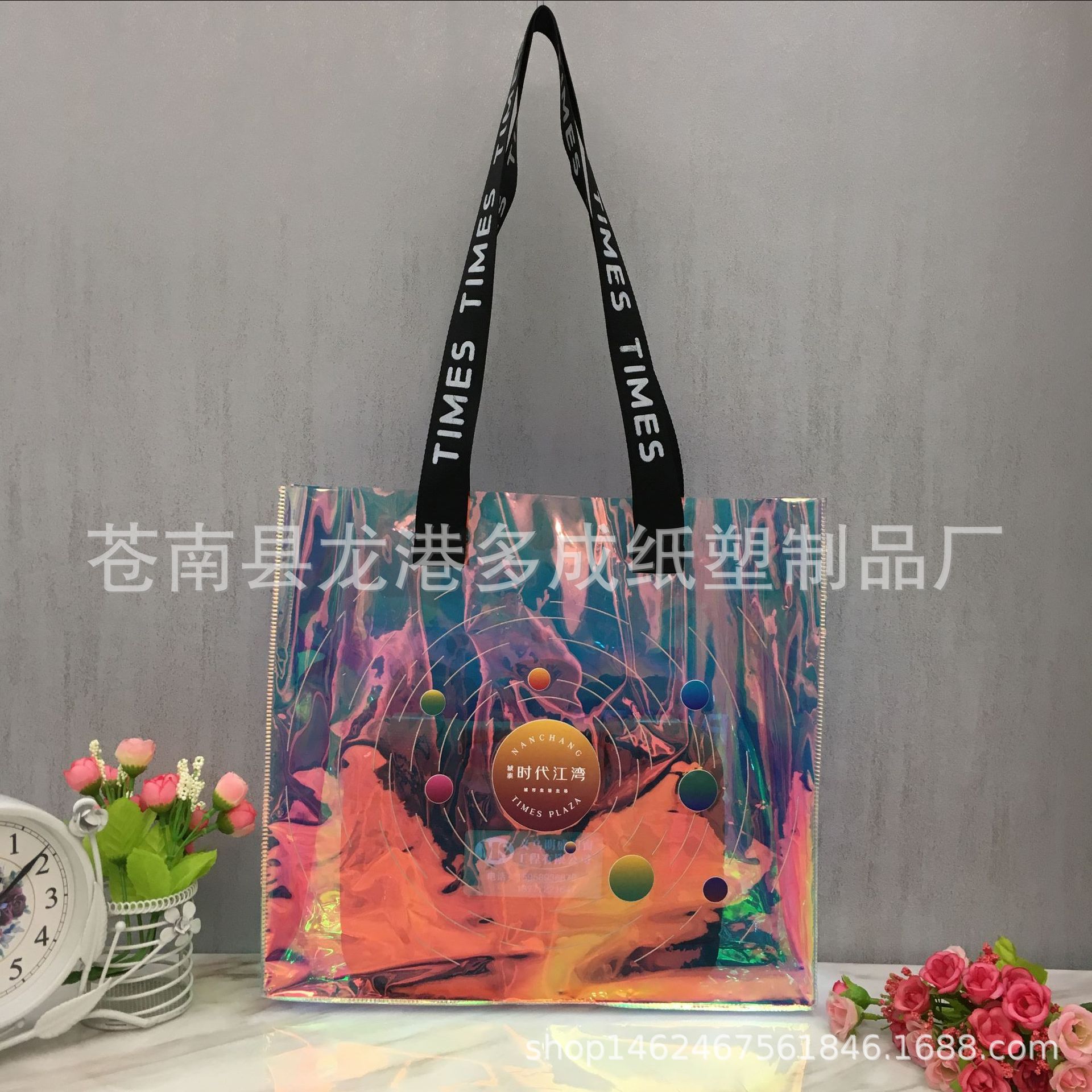 厂家直供PVC镭射手提袋可印LOGO炫彩TPU购物化妆品单肩手提包制作