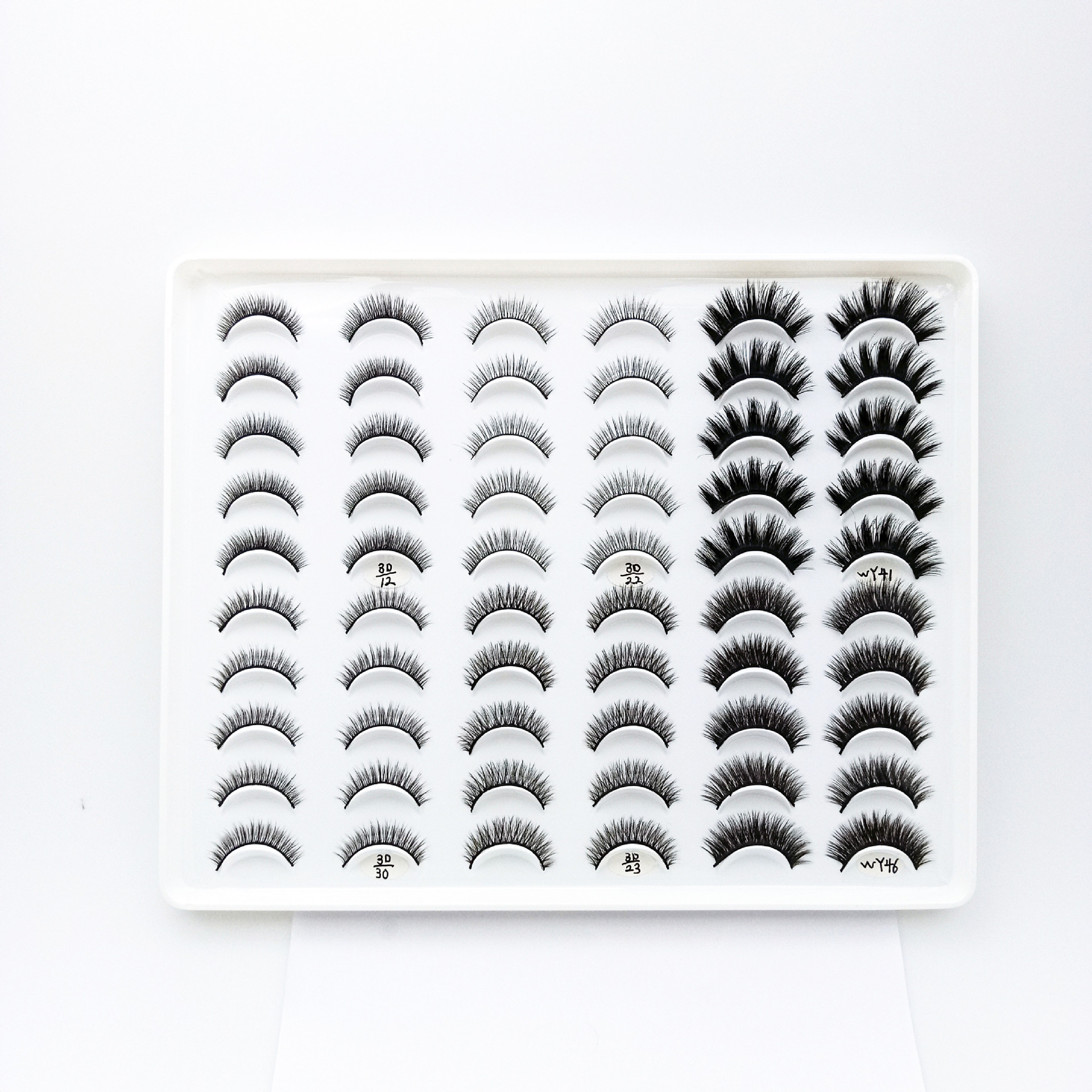 Venta al por mayor de fábrica tridimensional Cruz multi-capa de pestañas ojos grandes europeos y americanos 30 pares mezclados rizado pestañas postizas