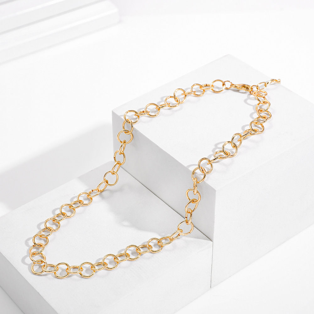 Einfache Metallschnalle Kurze Glänzende Halskette Großhandel display picture 11