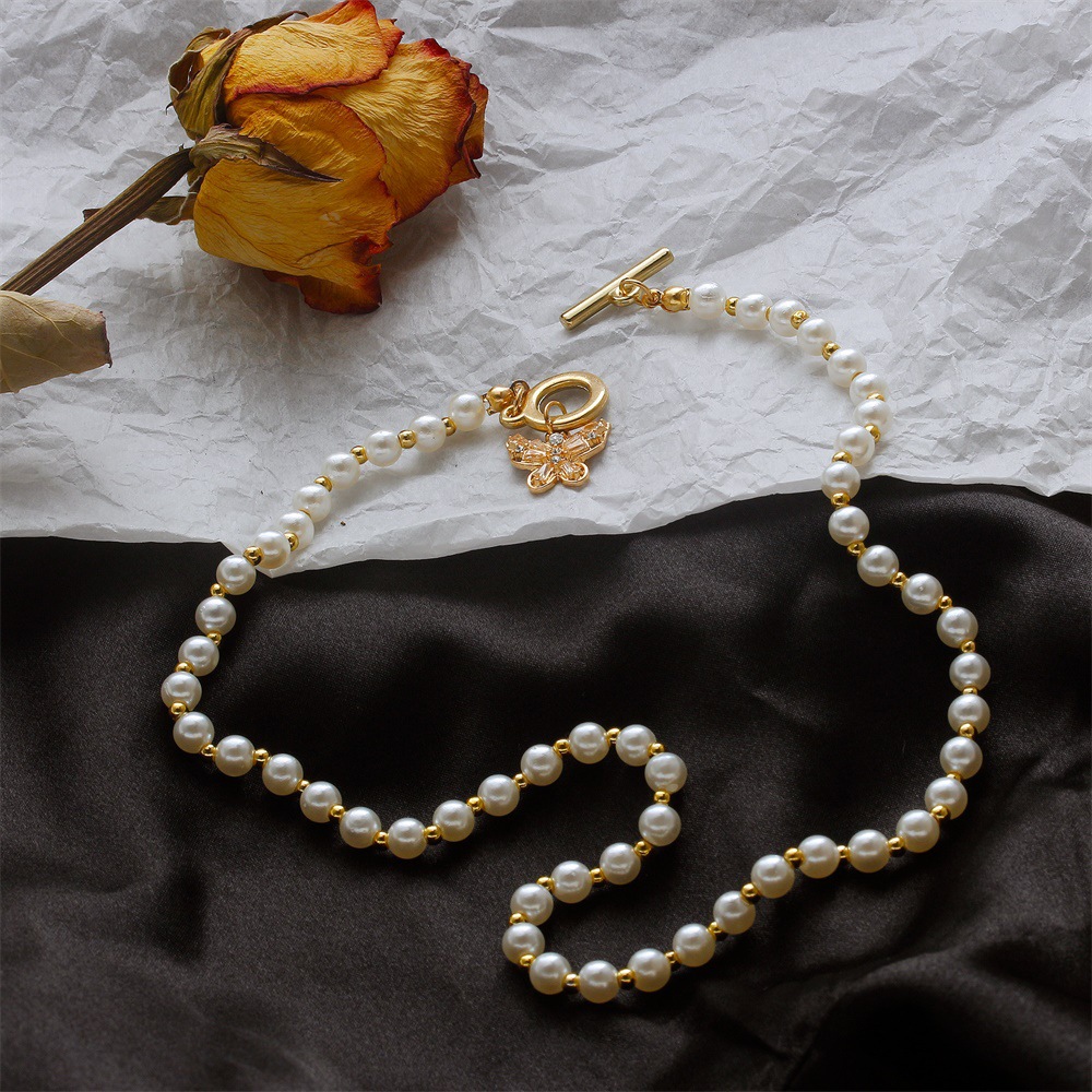 New Pearl Butterfly Pendent Alloy Necklace Wholesale Nihaojewelry display picture 9