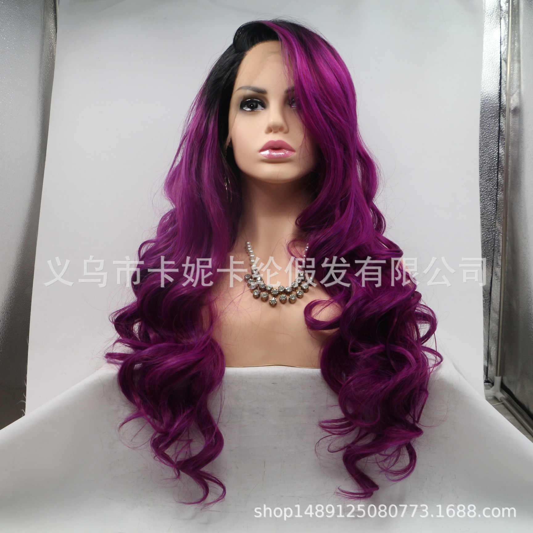 Europa y América de moda cabello largo rizado fibra química pelucón de cabello de mujer al por mayor encaje de cabello