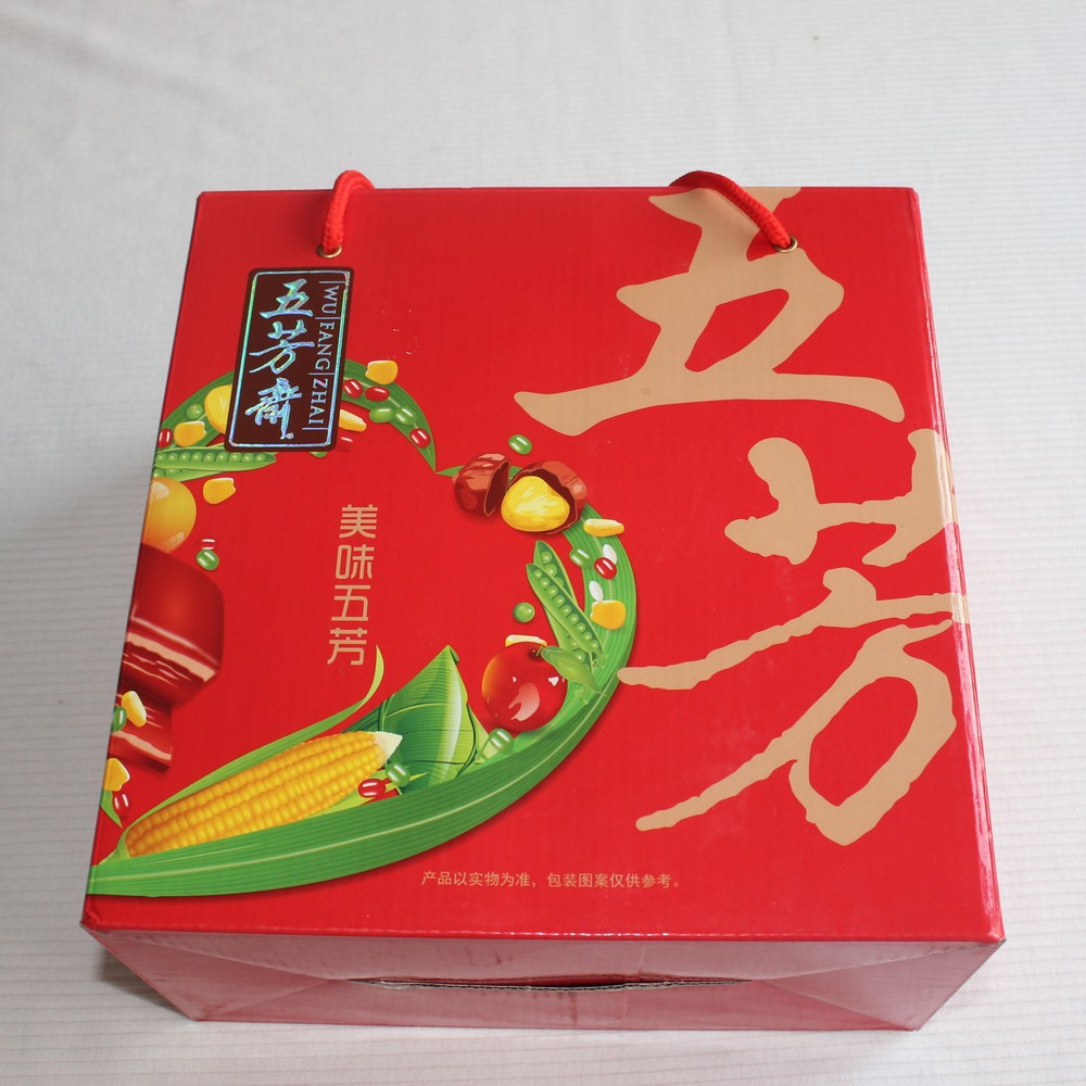 纸质手提袋适用于日用品，礼品等包装，颜色尺寸款式可定制