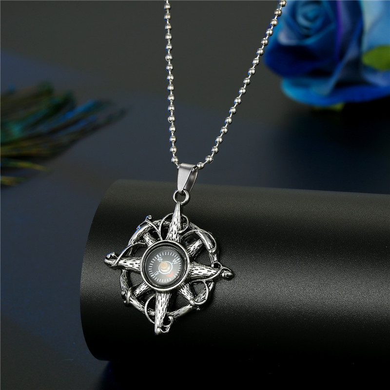 Domineering Punk Personality Men's Necklace Six-pointed Star Hollow Star Compass Pendant Necklace European Cross-border Sold Jewelry display picture 5